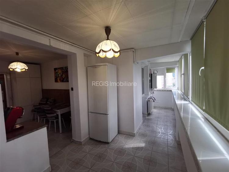 Apartament spatios 3 camere cu loc de parcare inclus Centrul Nou - 16