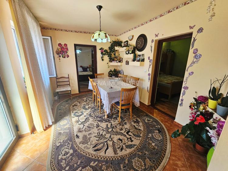 Casă spațioasă cu 9 camere în Strejnicu – pentru locuință, birouri - 47