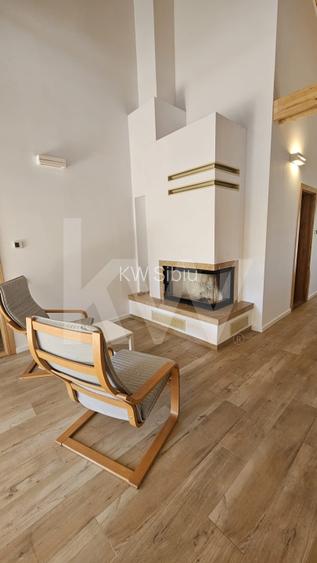 Casa moderna de inchiriat, cu garaj generos – Tocile, Sadu - 2