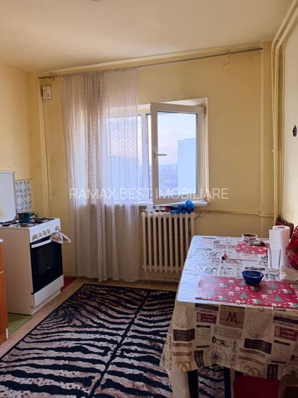 Piața muncii , parc Gheorghe Petracsu - 7