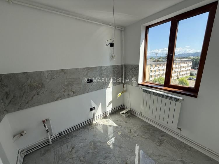 Apartament 3 camere renovat ca la carte zona OMV Campina - 10