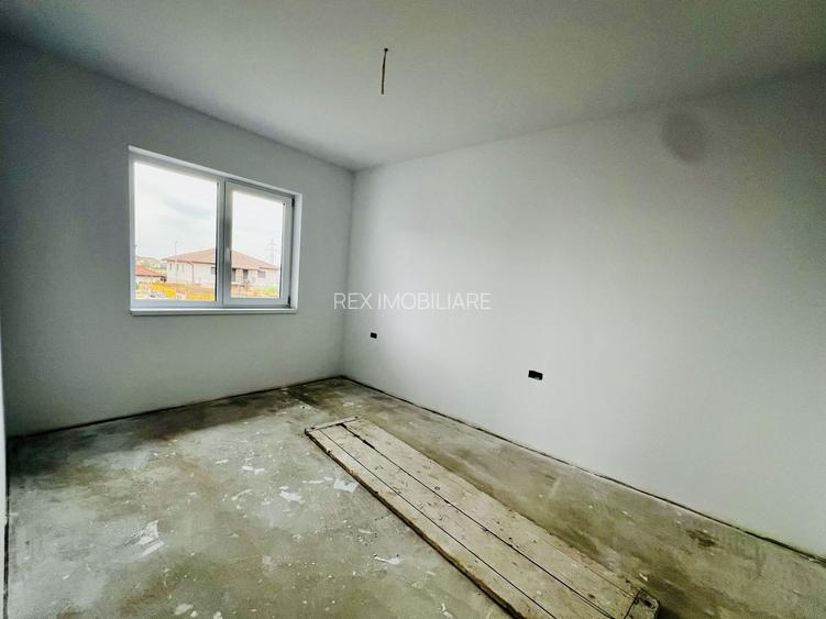Duplex nou cu 5 camere despartit prin garaj - Dumbravita - 14