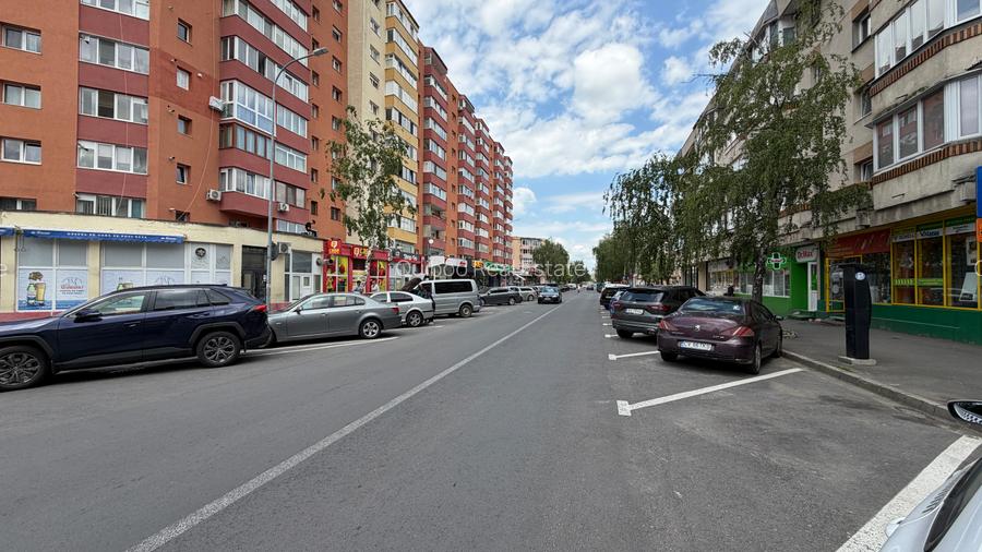 Spatiu comercial pe Str. Zorilor,locatie cu vad,vitrina mare,locuri de parcare - 6