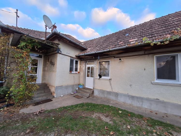 Casa individuala de vanzare cu livada si teren generos in Luna de Sus - 3