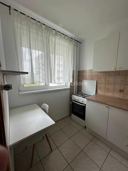 Apartament 2 camere, semidecomandat, 61 mp, ac, metrou aproape, 1 Mai - 5