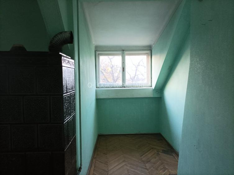 Apartament 3 camere liber la vanzare zona Central - 4