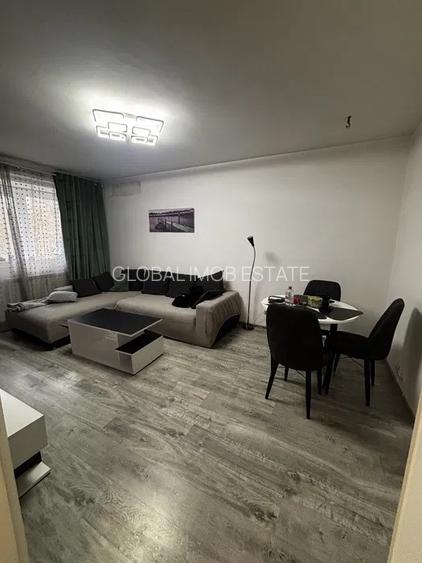 Vanzare Apartament 3 camere Decomandat Renovat Drumul Tabere - 2