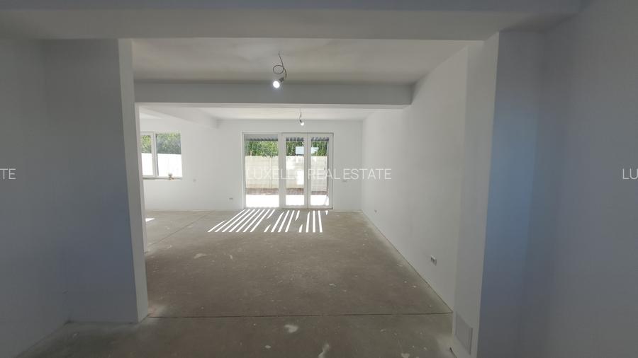 VILA LUX IN COMPLEX REZIDENTIAL - 8