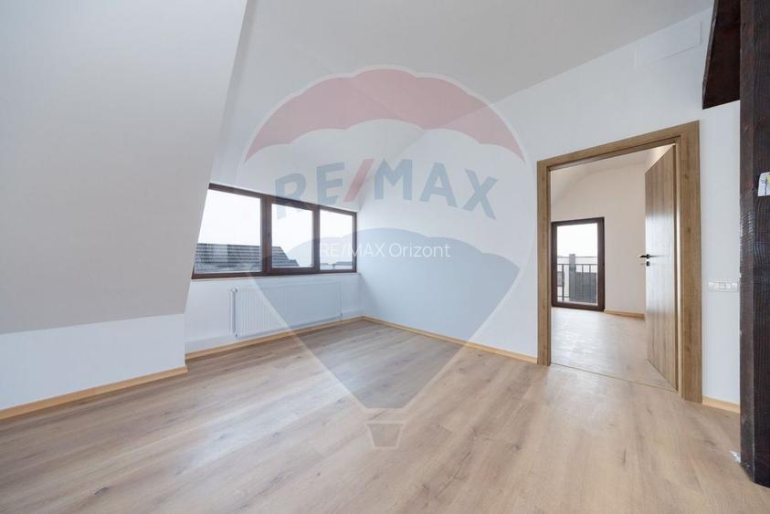 Proprietate speciala, cu destinatii multiple, Sanpetru/ Harman! - 29