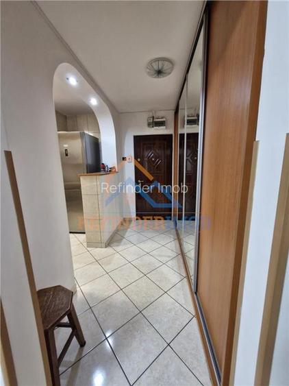 Vanzare apartament 3 camere, zona Trapezului - 13