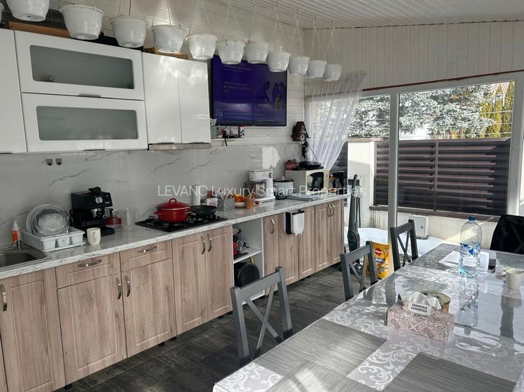 Vilă Impunătoare de Vânzare în Bușteni - Ideală pentru Investiție - 8