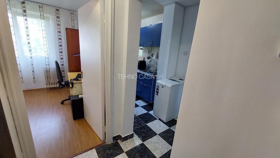 TITAN, apartament 2 camere decomandat, et.3, metrou 1 Decembrie - 2