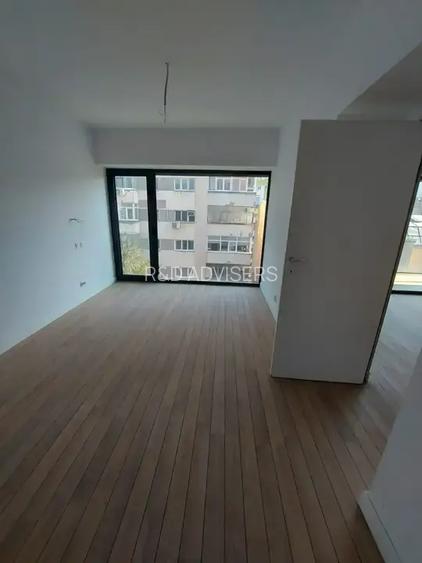 Apartament 3 camere nou lux/ 13 Septembrie /parcare inclusa/Comision 0 - 3