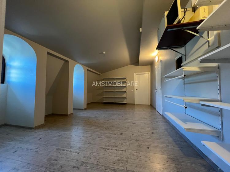 VILA DEOSEBITA / SPATII GENEROASE / CURTE PROPRIE - 41