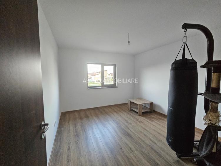 Duplex nou, 5 camere, P+E, cu perete despărțitor dublu, Dumbrăvița, comision 0% - 22
