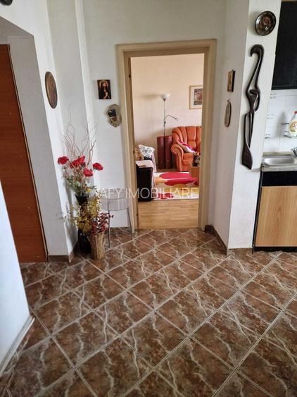 De inchiriat apartament 3 camere, zona Sebastian - 2