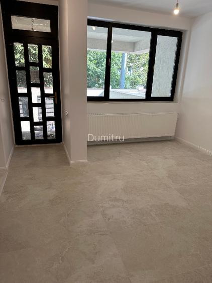 Apartament 5 Camere + Curte Proprie  , Metrou Crangasi Direct Proprietar   - 9