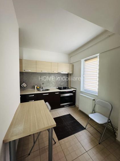De închiriat – Apartament spațios și luminos - 10