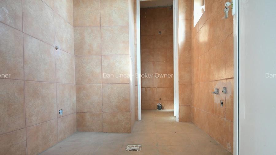 Ovidiu–Centru–Spatiu 565mp util-Teren 411mp pe colt - 21