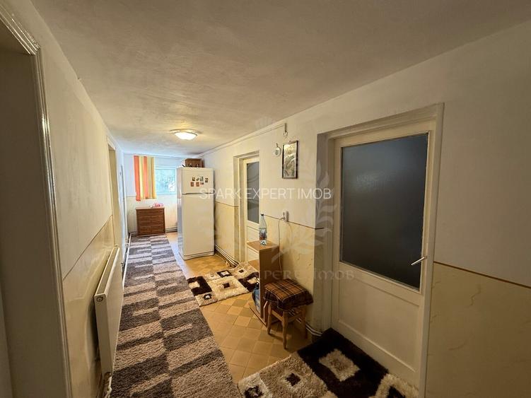 Casa extinsa 8 camere, garaj, teren 1300mp , zona stradala Paulestii Noi - 32