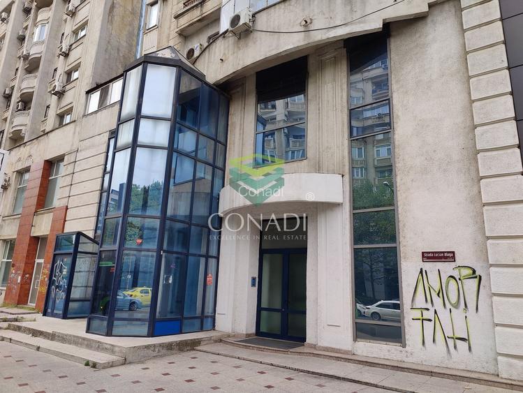 Spatiu birouri mezanin Bd. Unirii colt Lucian Blaga - 12