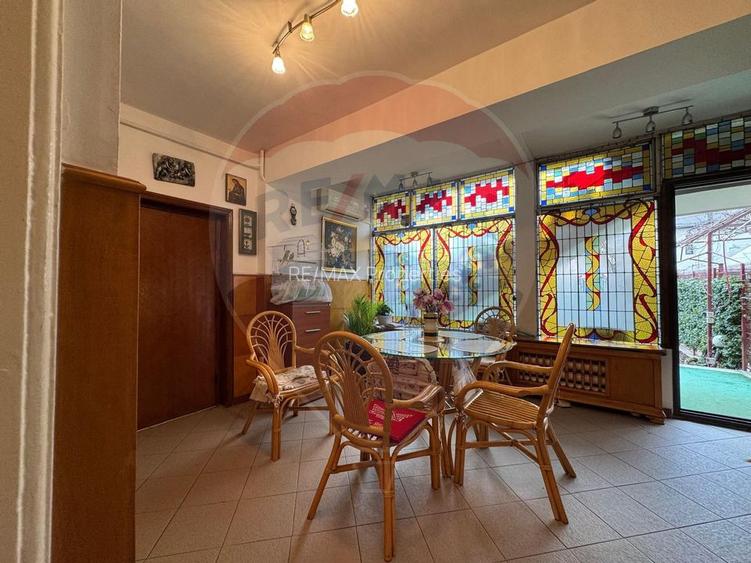 Casă / Vilă cu 8 camere de vânzare în zona Industriilor/Republica - 3