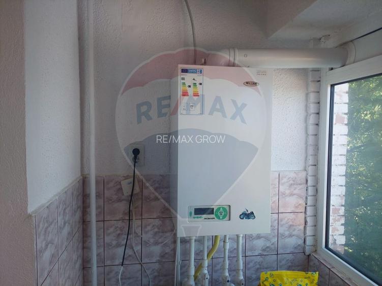 Apartament cu 4 camere decomandat de vânzare în Moinesti - 8