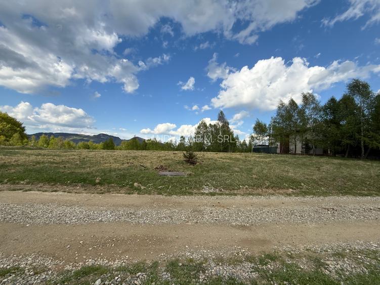 Teren intravilan 1000 mp in satul Pestera, Comuna Moieciu la 12 km de Bran - 4