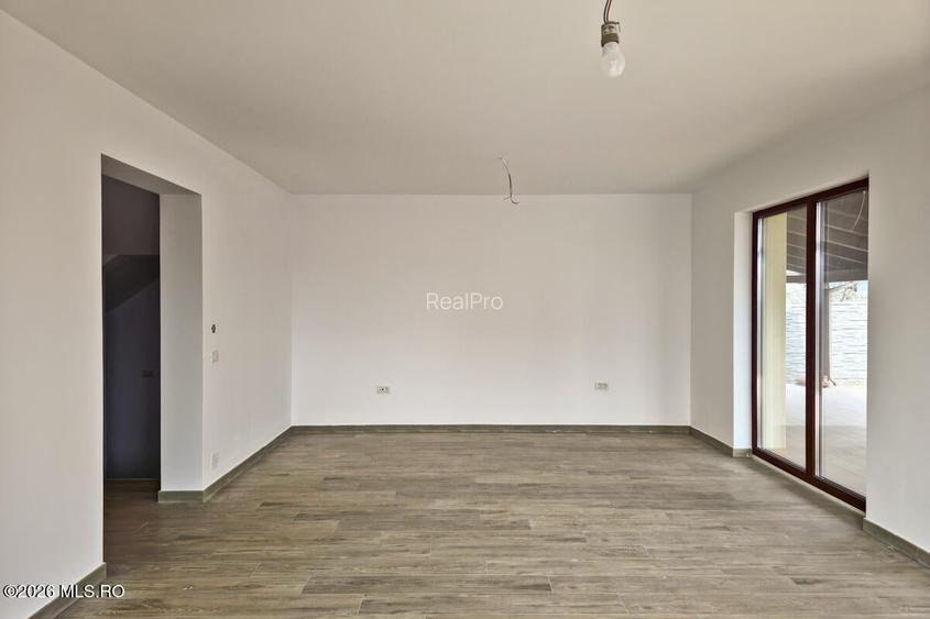 Giarmata - Casa P+1, 4 Dormitoare, 4 Bai, Garaj, Beci, Teren 556 Mp - 3