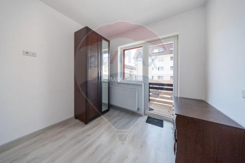 Apartament spatios 3 camere de vanzare in Subcetate - 4