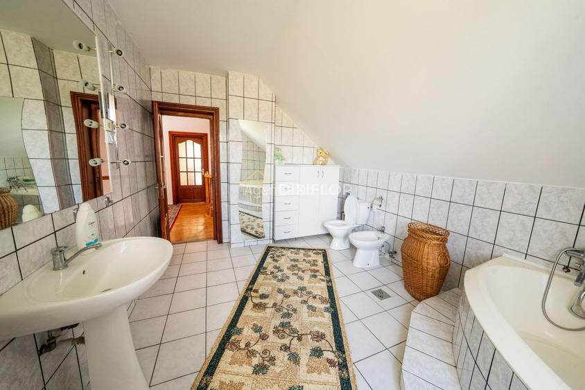 Casa într-o zonă liniștită la 7 minute de oraș - 11