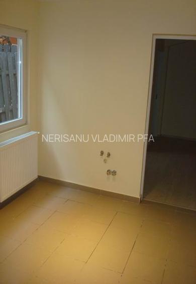 Casa 5 camere, spatiu comercial inclus, stradal, pretabila Rezidential, Cabinet - 12