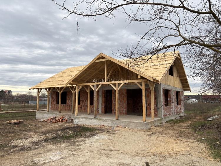 Casă cu teren generos, în complexul Poiana Florilor  - 2