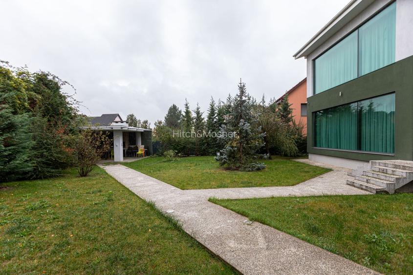 Vila, design ambitios, spatii luminoase in conexiune cu natura - 5