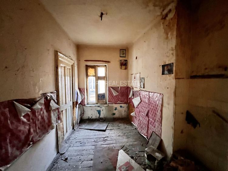 Imobil 2185 mp Centrul Istoric Piata Unirii 500 mp teren vitrina 19 m - 14