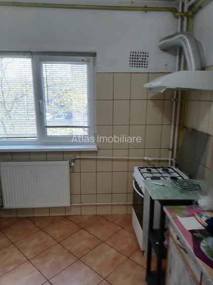2 camere intersectia Nasaud cu Viilor etaj 1 - 2