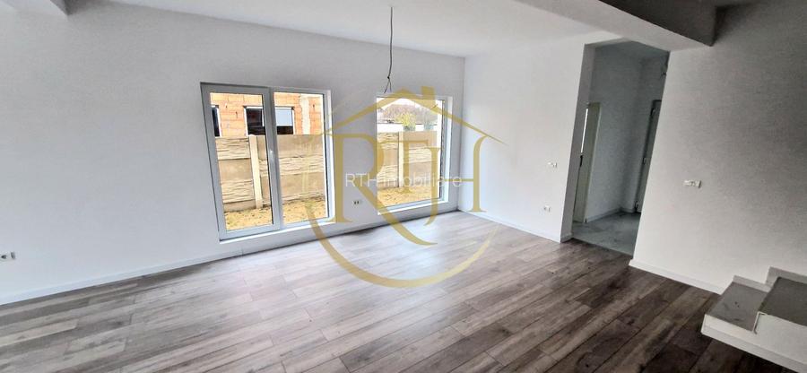 Duplex de vanzare cu 4 camere,2 bai,250 mp teren-Mosnita Veche zona Centrala. - 2