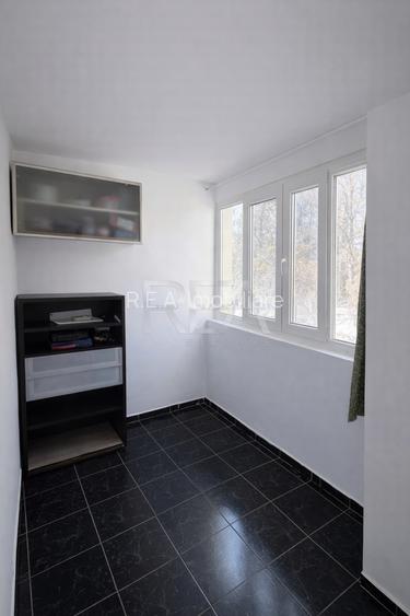 4 camere Dristor decomandat,et. 1,an 1983,metrou,81 mp,anvelopat,boxă - 6