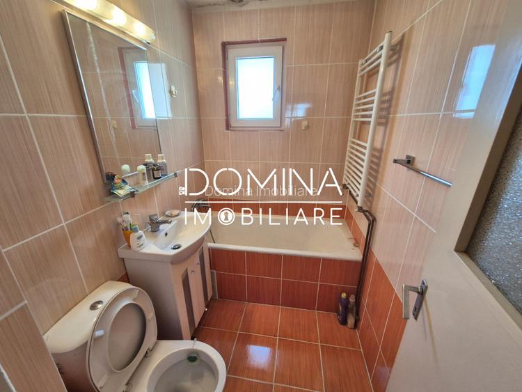 Vânzare apartament 3 camere *etaj 2 - decomandat* - Strada Zambilelor - 4