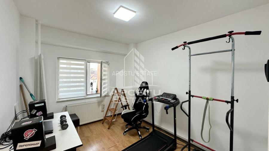Apartament de vanzare cu 3 camere si garaj, etajul 1,  Aradului - 9