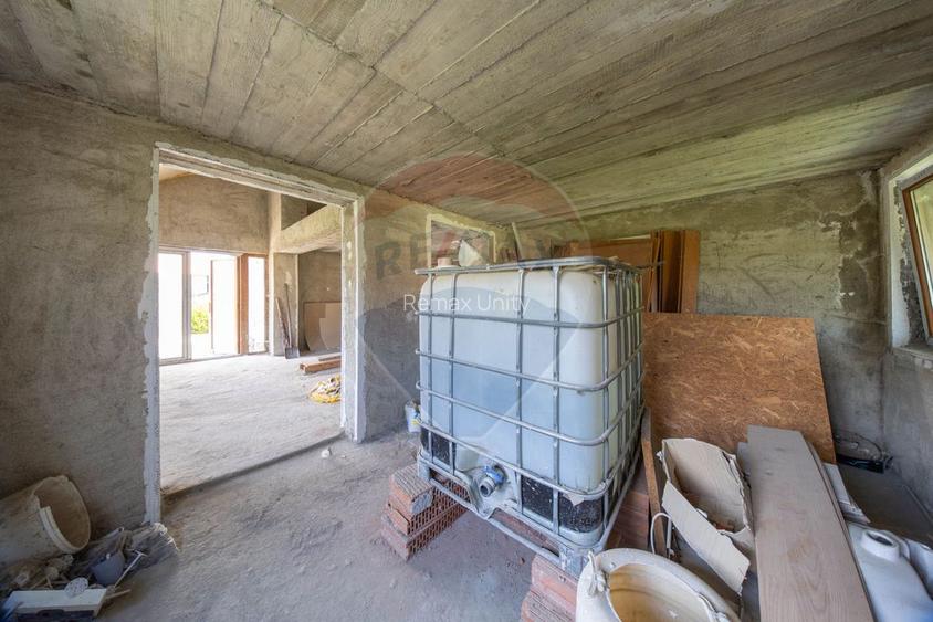 Casă / Vilă cu 8 camere / 7 bai de vânzare, Moieciu de Jos - 34