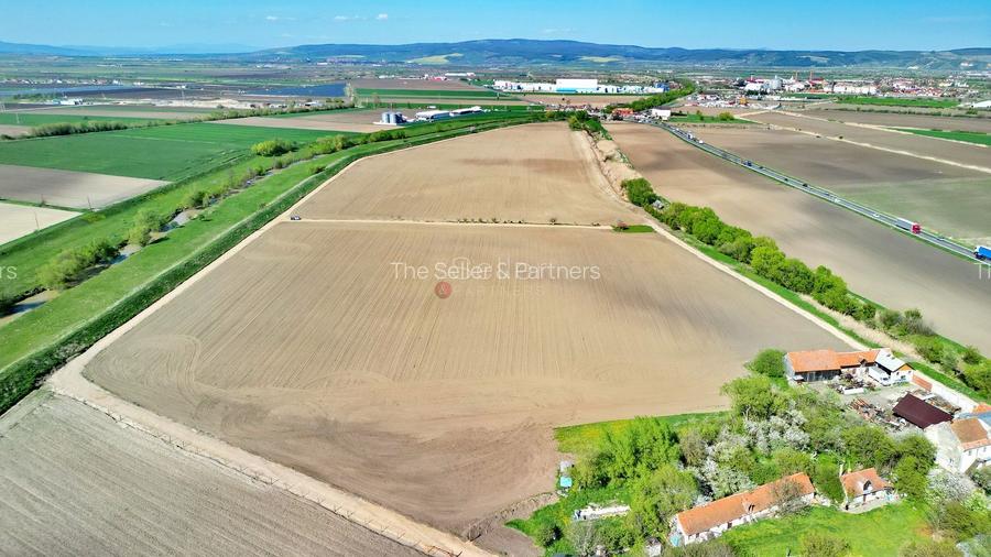 Teren Intravilan Rezidential - Turistic - 2