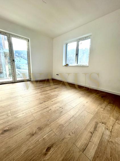 Duplex de vânzare, 4 camere, 3 băi, zona Tauti