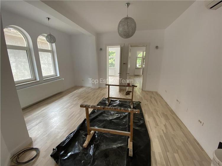 Vila de inchiriat in zona Capitale, office/rezidenta - 12