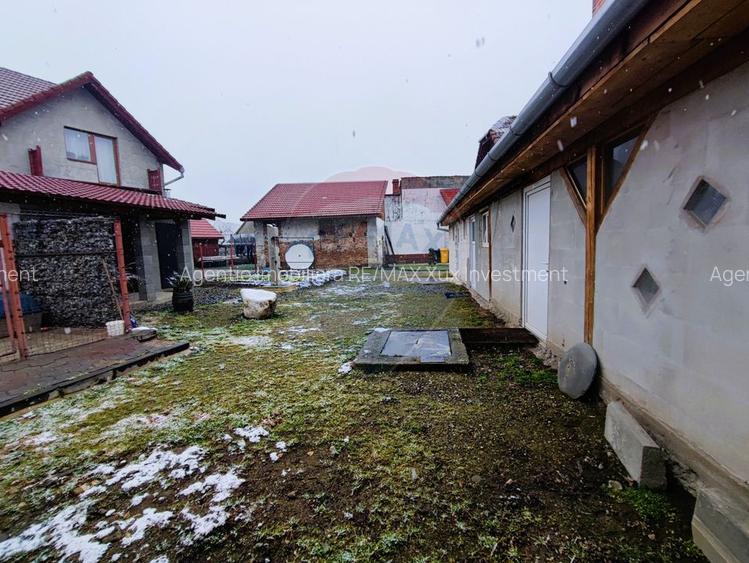 Casă / Vilă cu 3 camere de vânzare în zona Sud - 2