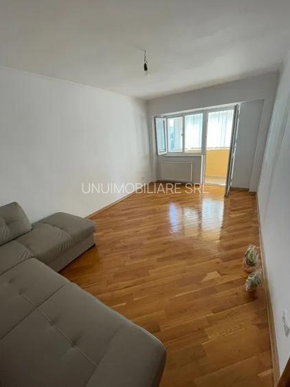 Apartament 3 camere Zona Inspectoratului Scolar - etaj 3/4  -75 mp - 8