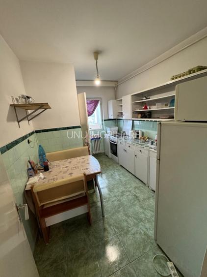 Etaj 3-Bulevardul Chimiei-3 Camere Decomandat 69mp-bloc 80' - 2