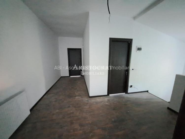 Vila Tip Duplex  generoasa cu vedere lac - 8