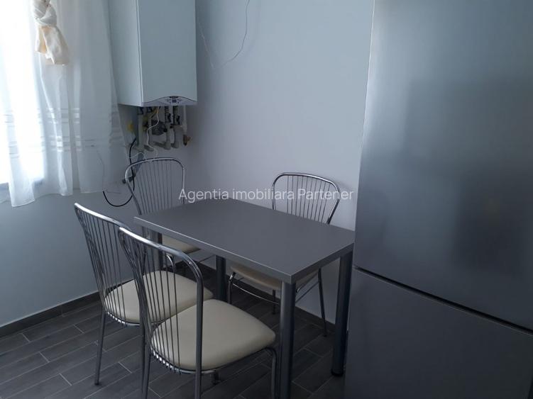 Apartament 3 camere, Centru, bloc nou, etaj 1, mobilat, garaj - 14