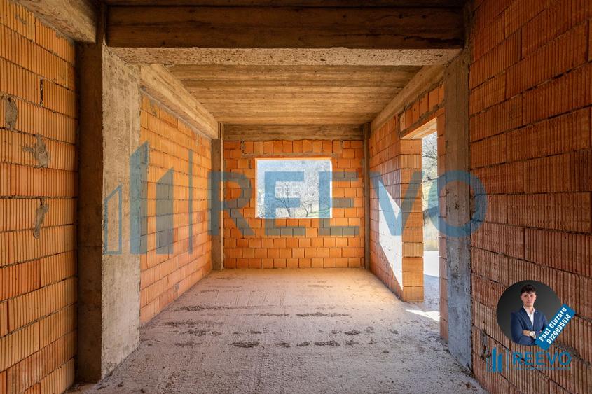 Pensiune/Vilă la roșu P+E+M în Sărata - 30